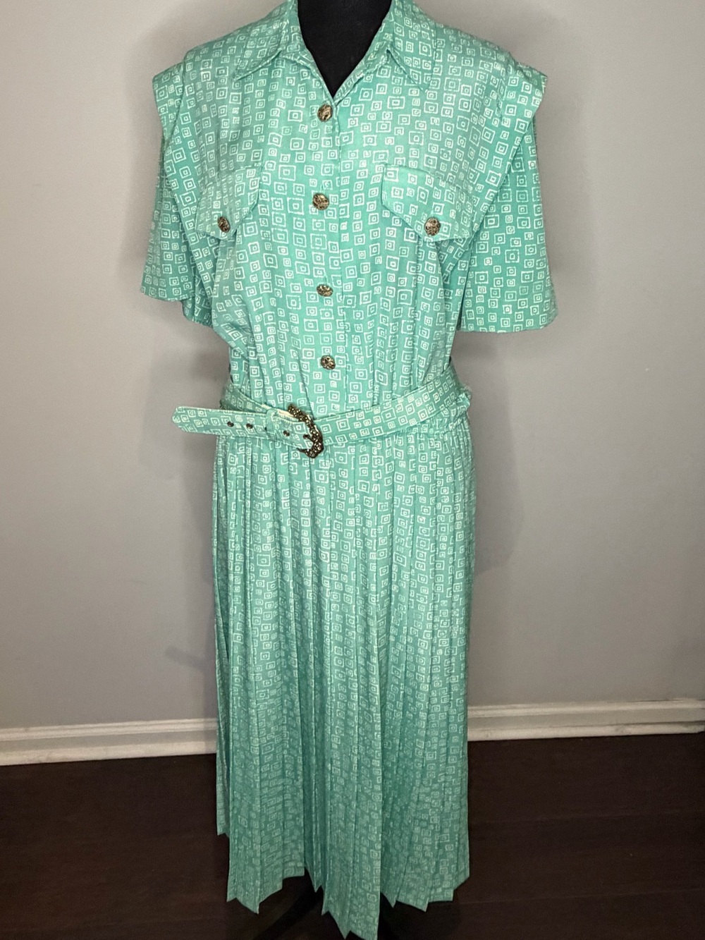Retro Mint Green 1970s Shirtwaist Dress by Leslie Fay - Size 16